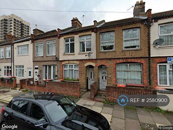 3 Bedroom Terraced House To Rent In Grenadier Road, London, E16
