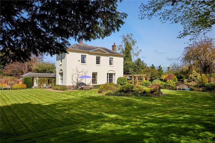 5 Bedroom Semi-Detached House For Sale In Farnborough, Warwickshire, OX17