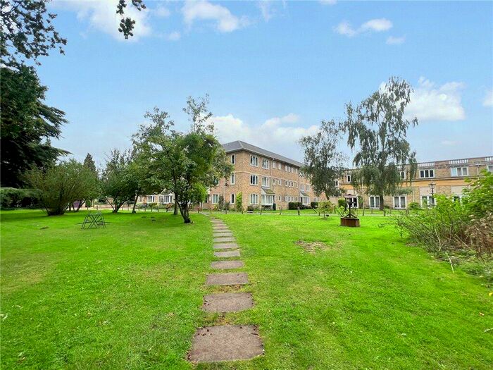 1 Bedroom Apartment For Sale In Keswick Hall, Keswick, Norwich, NR4