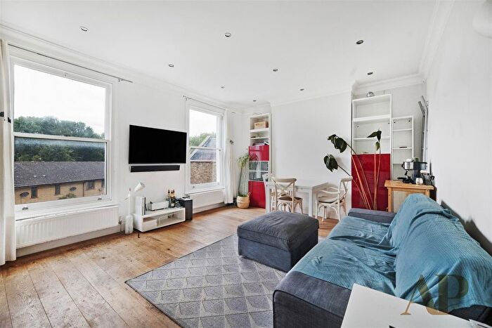 2 Bedroom Flat To Rent In Courtauld Road, London, N19