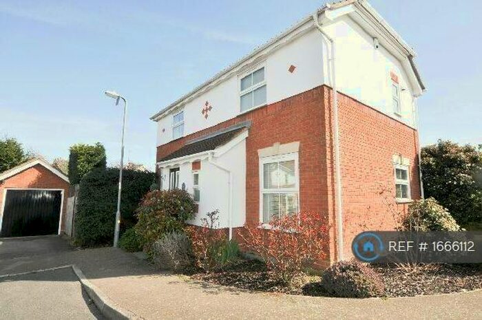 3 Bedroom Detached House To Rent In Fortinbras Way, Chelmsford, CM2
