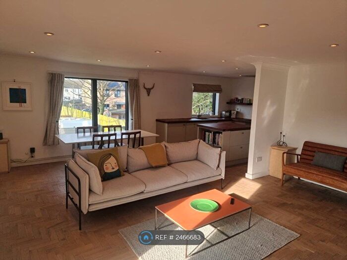 2 Bedroom Flat To Rent In Dundee Close, Cambridge, CB4