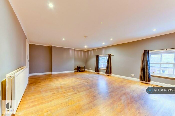 2 Bedroom Flat To Rent In Moorgate, Retford, DN22