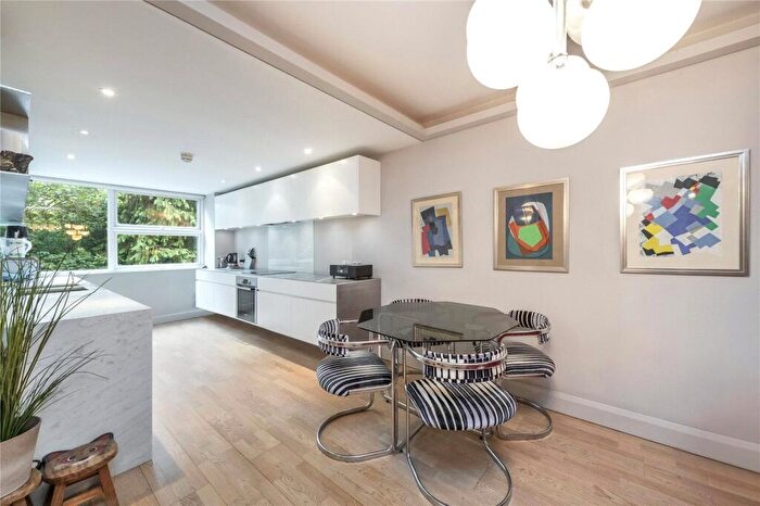 3 Bedroom Flat To Rent In Gloucester Avenue, Primrose Hill, NW1