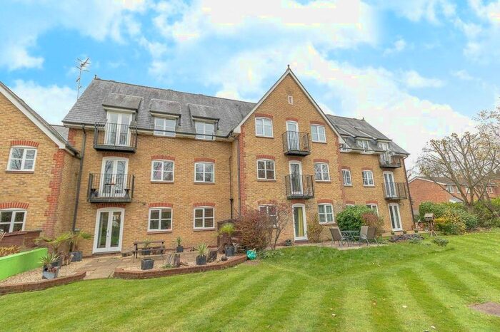 1 Bedroom Flat To Rent In Sele Mill, North Road, Hertford, SG14