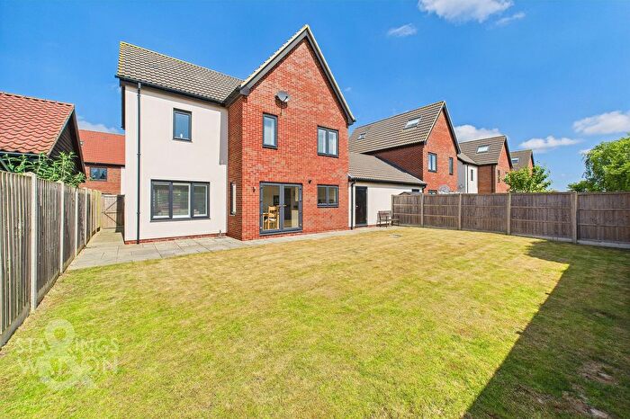 4 Bedroom Detached House For Sale In Sam Smith Way, Rackheath, Norwich, NR13