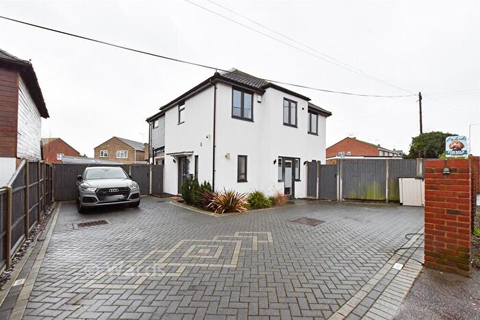 4 Bedroom Detached House For Sale In Ramsgate Road, Broadstairs, Kent, CT10