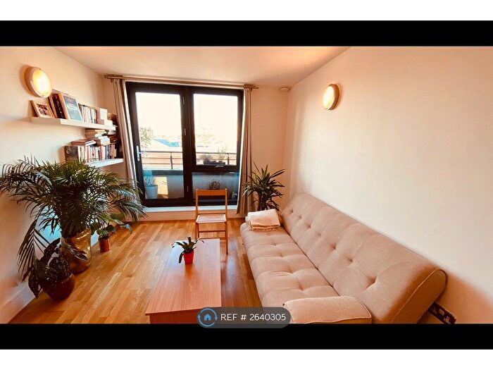 1 Bedroom Flat To Rent In Great Suffolk Street, London, SE1