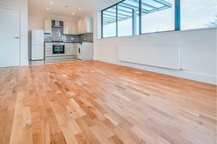 2 Bedroom Flat To Rent In Harvest Crescent, Fleet, Hampshire, GU51