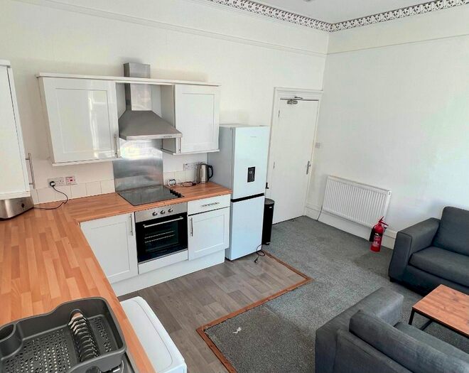 5 Bedroom Flat To Rent In Upper Craigs, Stirling Town, Stirling, FK8