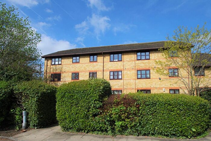 1 Bedroom Flat To Rent In Park Lodge, Watford, WD25