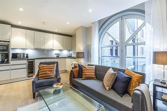 2 Bedroom Flat To Rent In Ivory House West, Battersea, SW11