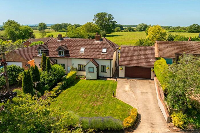 3 Bedroom Semi-Detached House For Sale In Bishopstone, Aylesbury, Buckinghamshire, HP17