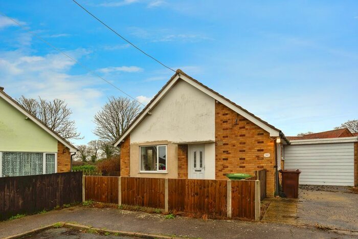 3 Bedroom Bungalow For Sale In Broadwood Close, Norwich, Norfolk, NR11