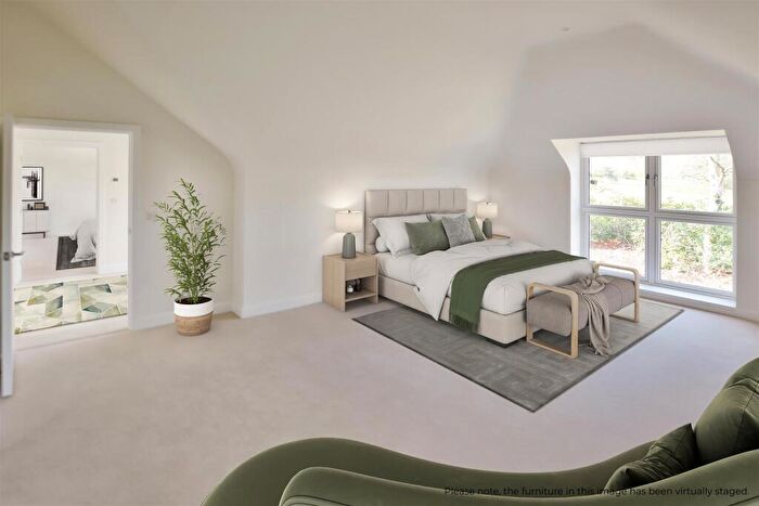 4 Bedroom Detached House For Sale In North Leigh Lane, Wimborne, BH21