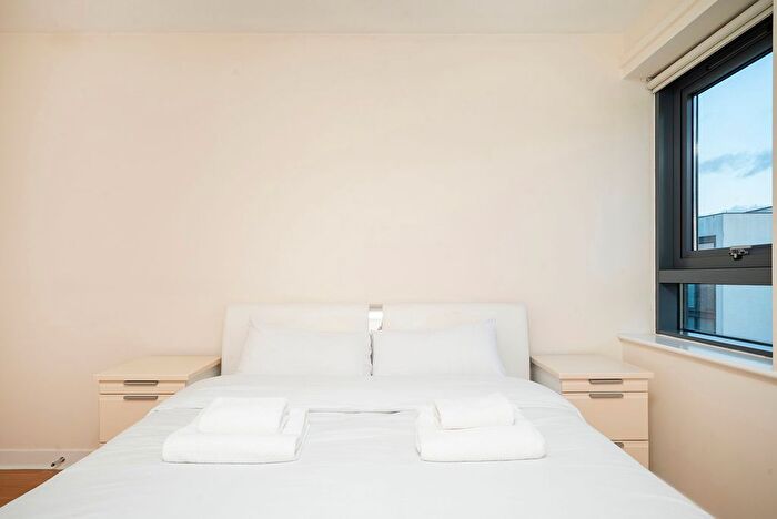 1 Bedroom Flat To Rent In Cam Road, London, E15