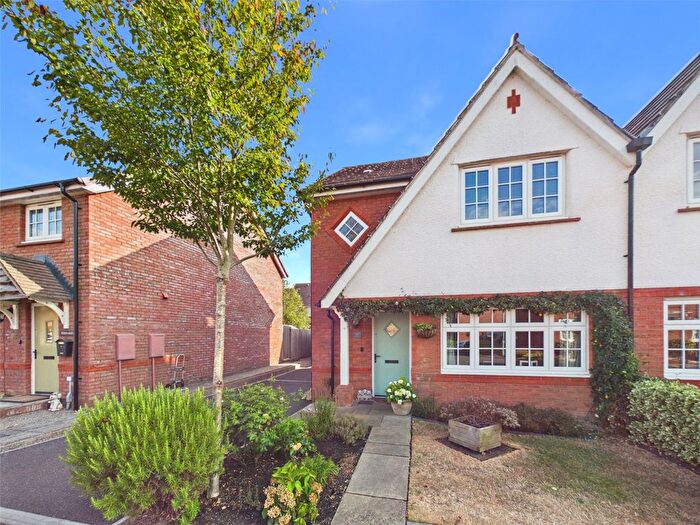 3 Bedroom Semi Detached House For Sale In Cullis Close, Hardwicke, Gloucester, Gloucestershire, GL2