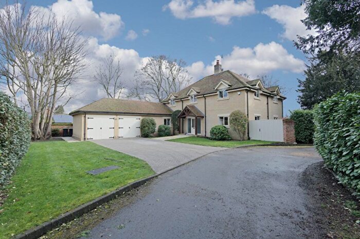 4 Bedroom Detached House For Sale In Clifton House Gardens, Clifton, SG17