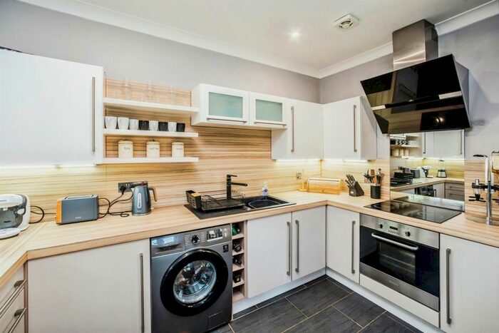 2 Bedroom Flat For Sale In Spinners Hollow, Ripponden, Sowerby Bridge, HX6