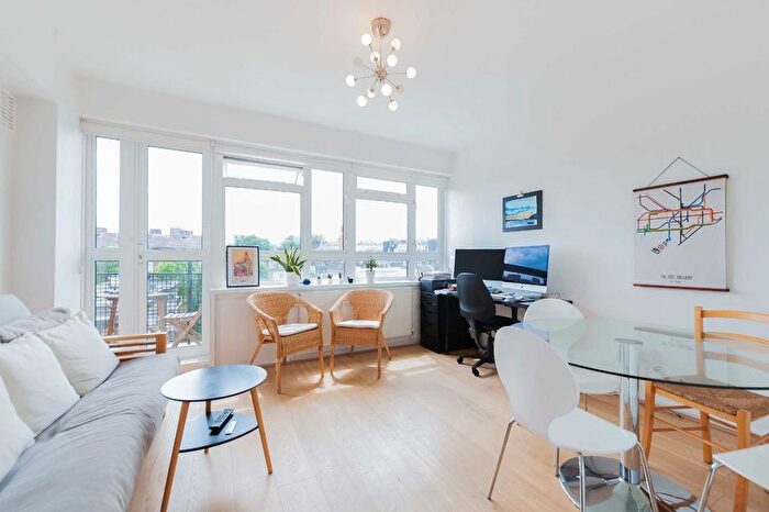 2 Bedroom Flat To Rent In Portobello Court, Westbourne Grove, W11