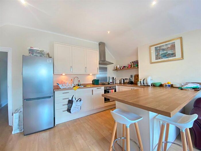 2 Bedroom Flat To Rent In Fortune Green Road, West Hampstead, NW6