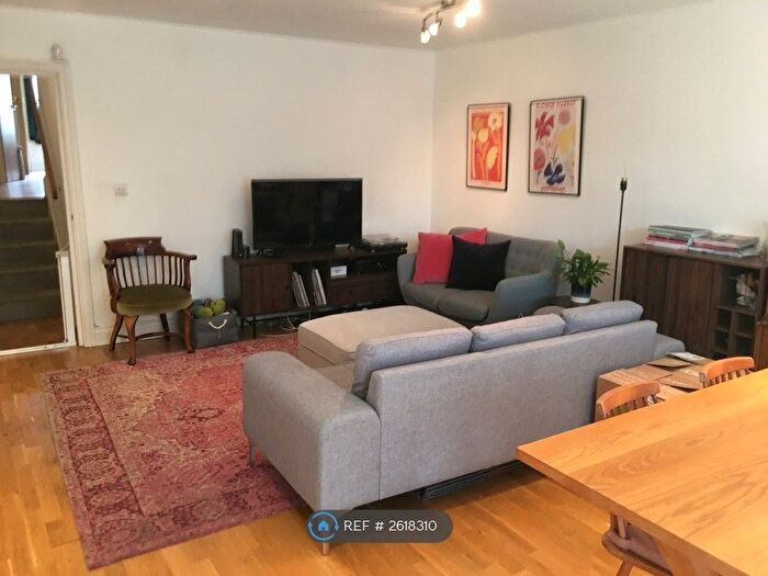 2 Bedroom Flat To Rent In Fairbridge Road, London, N19