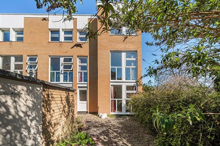 4 Bedroom End Of Terrace House To Rent In The Paddox, Summertown, OX2
