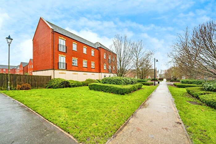 2 Bedroom Flat For Sale In Thacker Drive, Lichfield, WS13