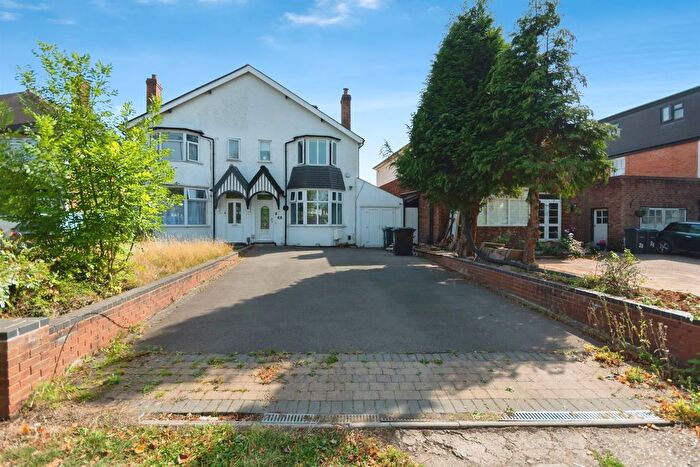 6 Bedroom Semi-Detached House For Sale In Robin Hood Lane, Birmingham, B28