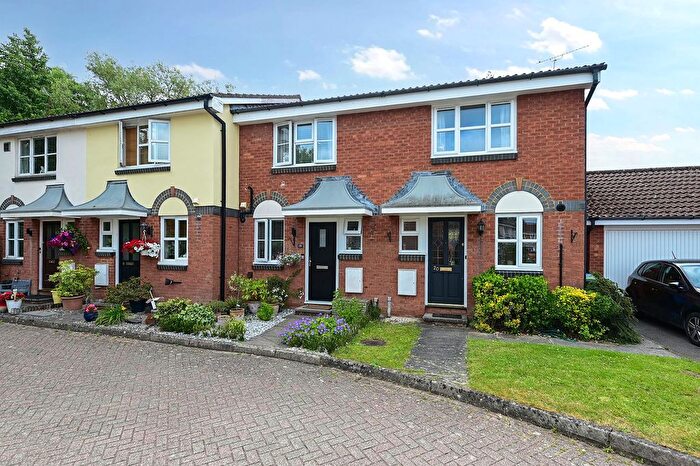 2 Bedroom Terraced House To Rent In Rose Gardens, Farnborough, GU14