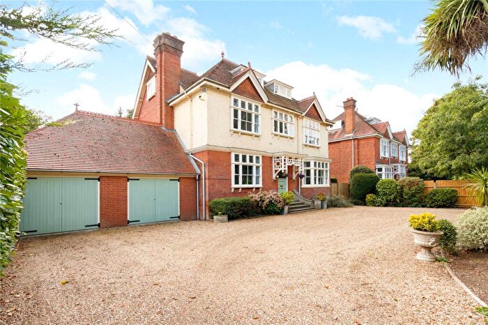 7 Bedroom Detached House For Sale In Bath Road, Taplow, SL6