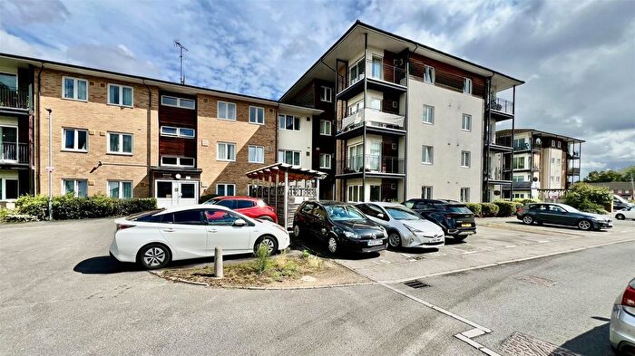 2 Bedroom Flat For Sale In Bennett Close, Hounslow, TW4