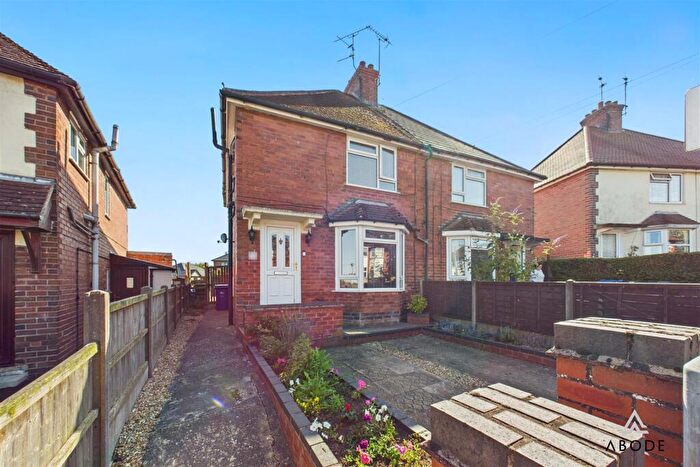 3 Bedroom Semi-Detached House For Sale In Westlands Road, Uttoxeter, Staffordshire, ST14