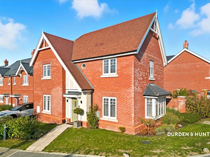 3 Bedroom Detached House For Sale In Bonita Walk, Colchester, CO4