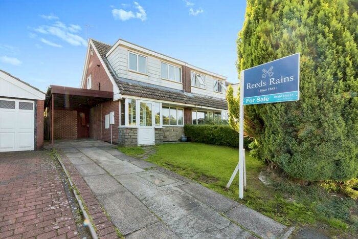 3 Bedroom Semi-Detached House For Sale In Minerva Close, Knypersley, Stoke-on-Trent, Staffordshire, ST8