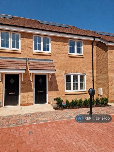 3 Bedroom Semi-Detached House To Rent In Beeston Way, Bedford, MK45
