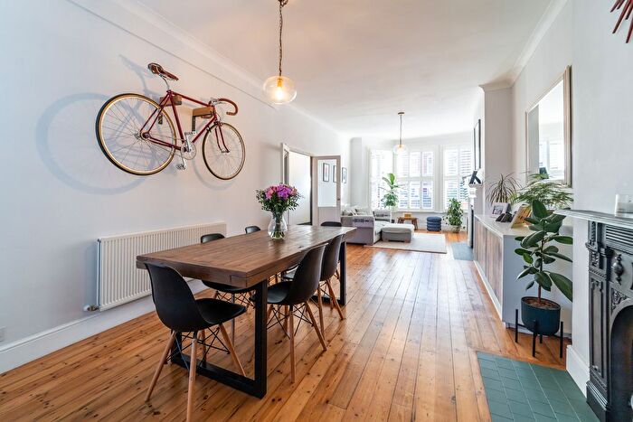 2 Bedroom Maisonette For Sale In Harefield Road, Crouch End, N8