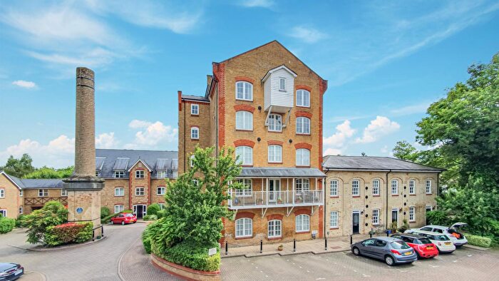 2 Bedroom Flat For Sale In Sele Mill, North Road, Hertford, SG14
