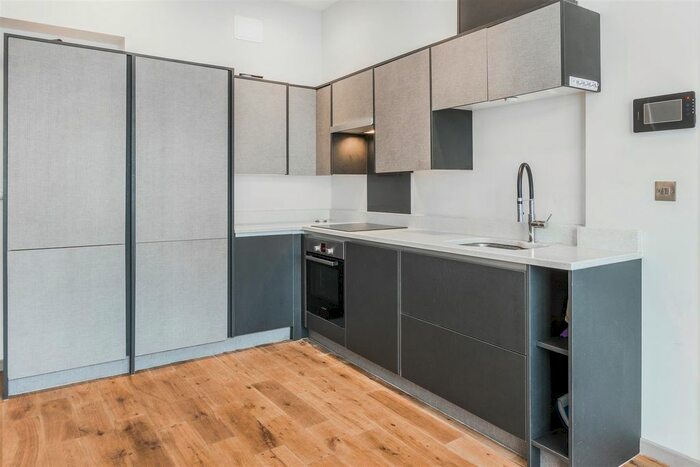 1 Bedroom Flat To Rent In Kingston Road, London, SW20