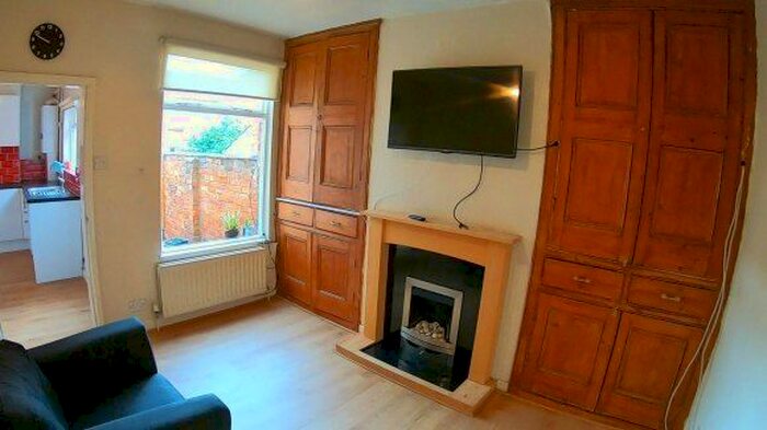 3 Bedroom Terraced House To Rent In Somerset Street, Northampton, Northamptonshire, NN1
