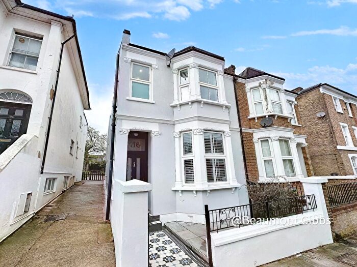 3 Bedroom End Of Terrace House To Rent In Woodhill, Woolwich, London, SE18