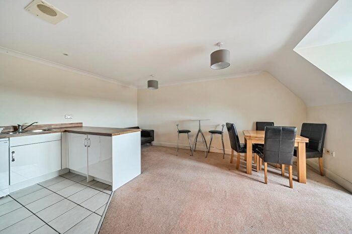 2 Bedroom Flat For Sale In East Oxford, Oxfordshire, OX4