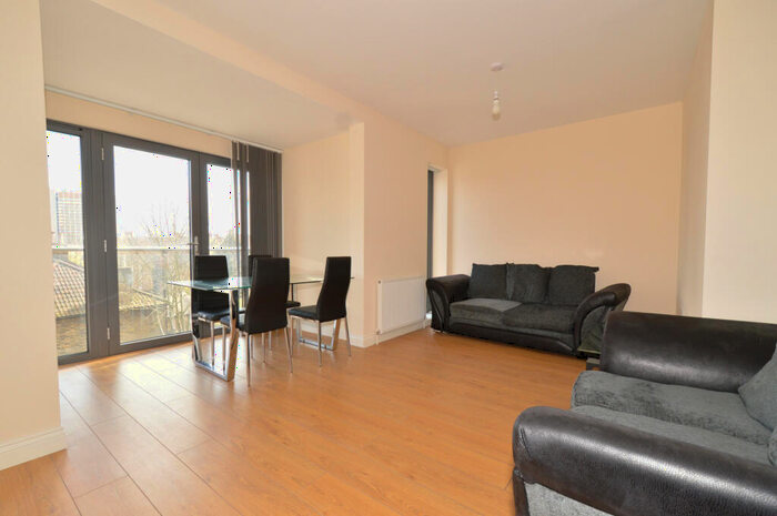 2 Bedroom Flat To Rent In Brookbank Road, London, SE13
