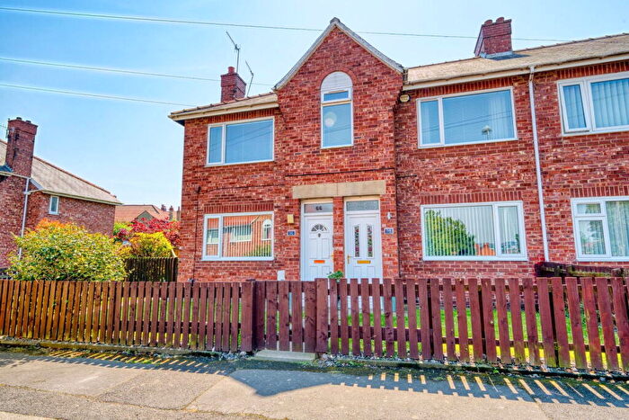 3 Bedroom Flat For Sale In Oak Avenue, Dunston, NE11