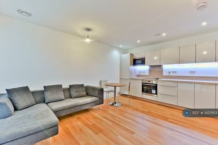 2 Bedroom Flat To Rent In Copenhagen Court, London, SE8