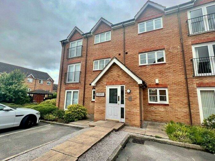 2 Bedroom Flat To Rent In Blackthorn Road, Ilkley, West Yorkshire, Uk, LS29