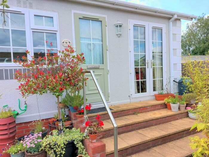 2 Bedroom Park Home For Sale In The Ranch Water Run, Hitcham, Ipswich, Suffolk, IP7