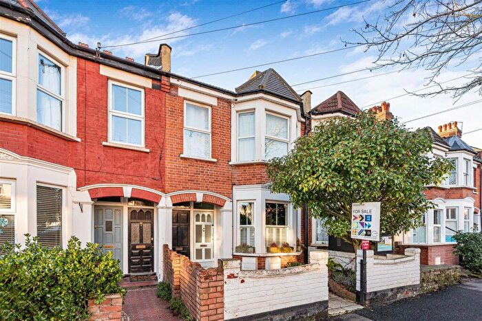 2 Bedroom Maisonette For Sale In Howard Road, Walthamstow, London, E17