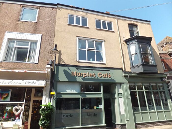 2 Bedroom Flat To Rent In Sea View Street, Cleethorpes, DN35