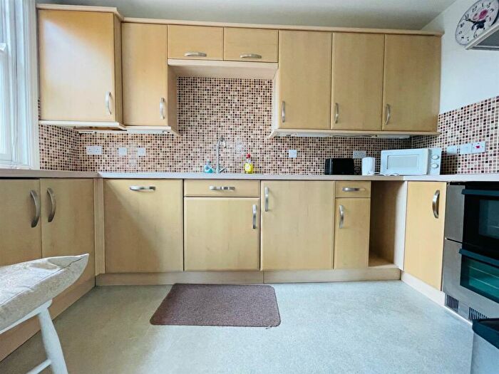 2 Bedroom Apartment To Rent In Scholars Walk, Leicester, LE2
